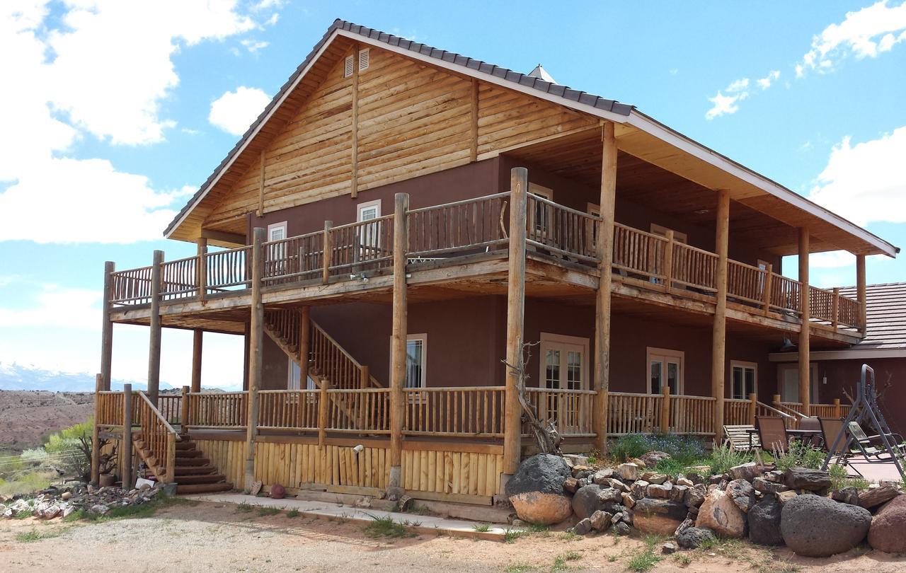 Sunlit Oasis Bed & Breakfast Notom Exterior photo